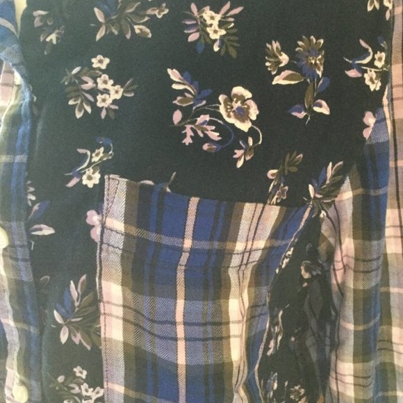 Color blocked long sleeve button down shirt, great for fall - Picture 3 of 6